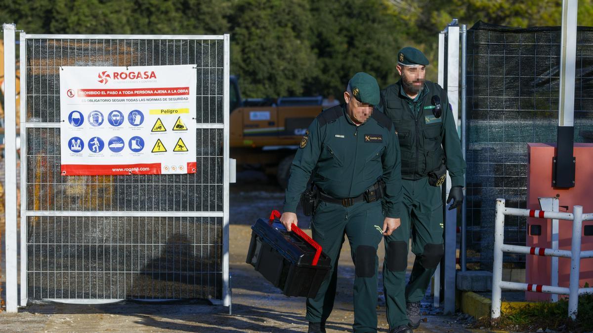 Los Mossos d'Esquadra y la Guardia Civil están registrando las dependencias del laboratorio IRTA-CReSA en Bellatera (Barcelona), en el marco de la investigación conjunta de ambos cuerpos para determinar el origen del brote de peste porcina africana (PPA).