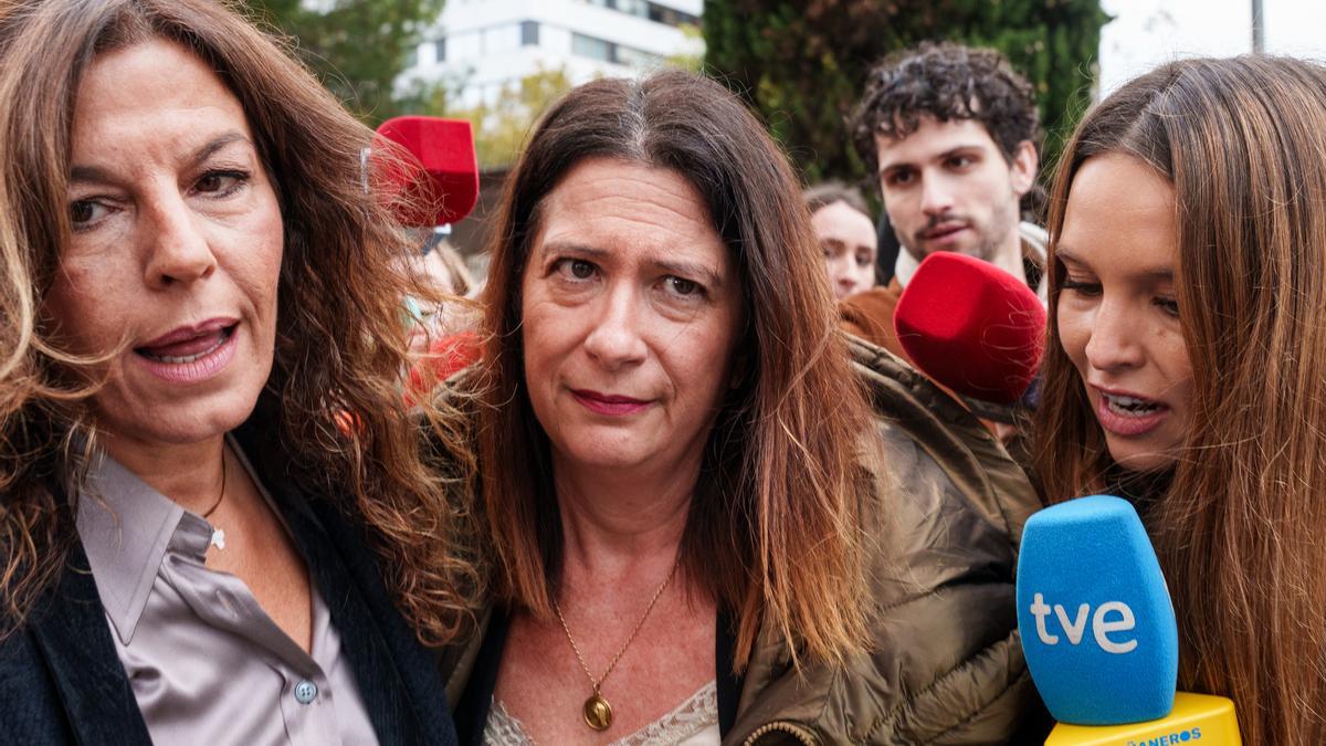 Leire Díez a su llegada a los juzgados de Plaza de Castilla para declarar por el caso ‘Leire Díez’.