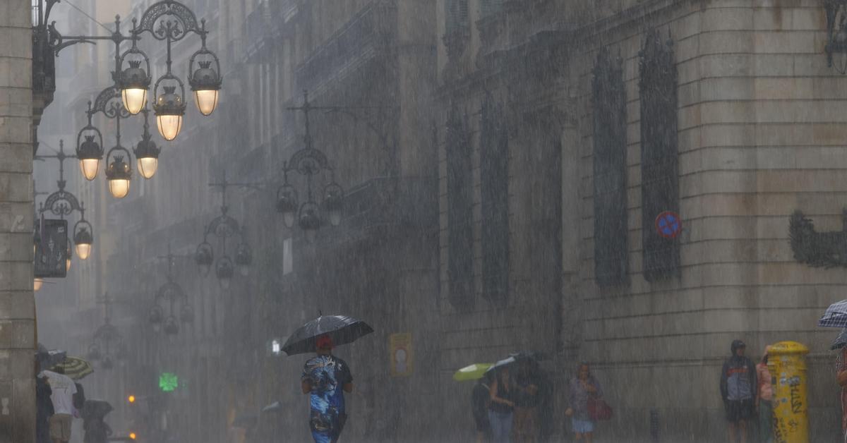 Un frente de lluvias violentas deja registros inéditos en Cataluña: 26 litros en 5 minutos