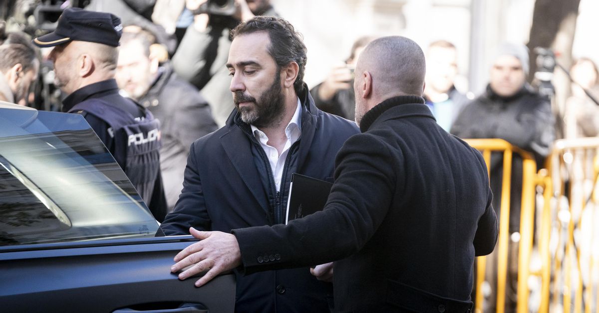 El juez Pedraz encarga a Hazte Oír dirigir las acusaciones de PSOE, PP ...