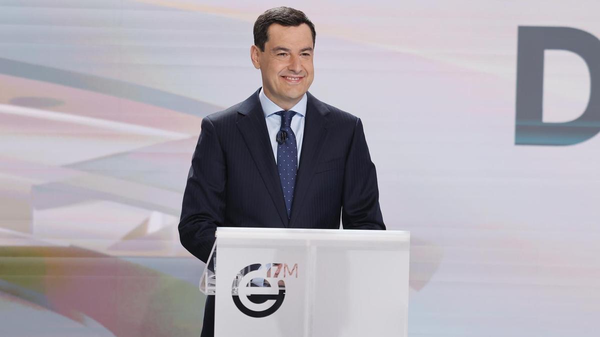 Juanma Moreno en el debate de candidatos a las elecciones de Andalucía de Canal Sur.