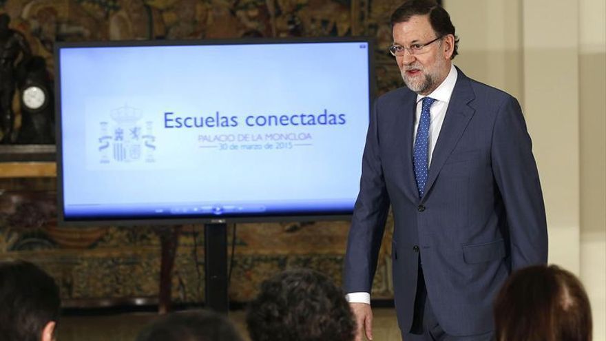 Los sindicatos acusan a Rajoy de "llegar tarde" a la informatización de las aulas