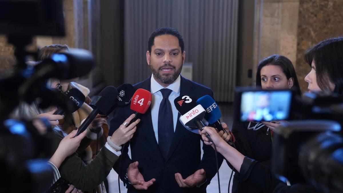 Vox traslada su "no rotundo" a investir a María Guardiola como presidenta de Extremadura