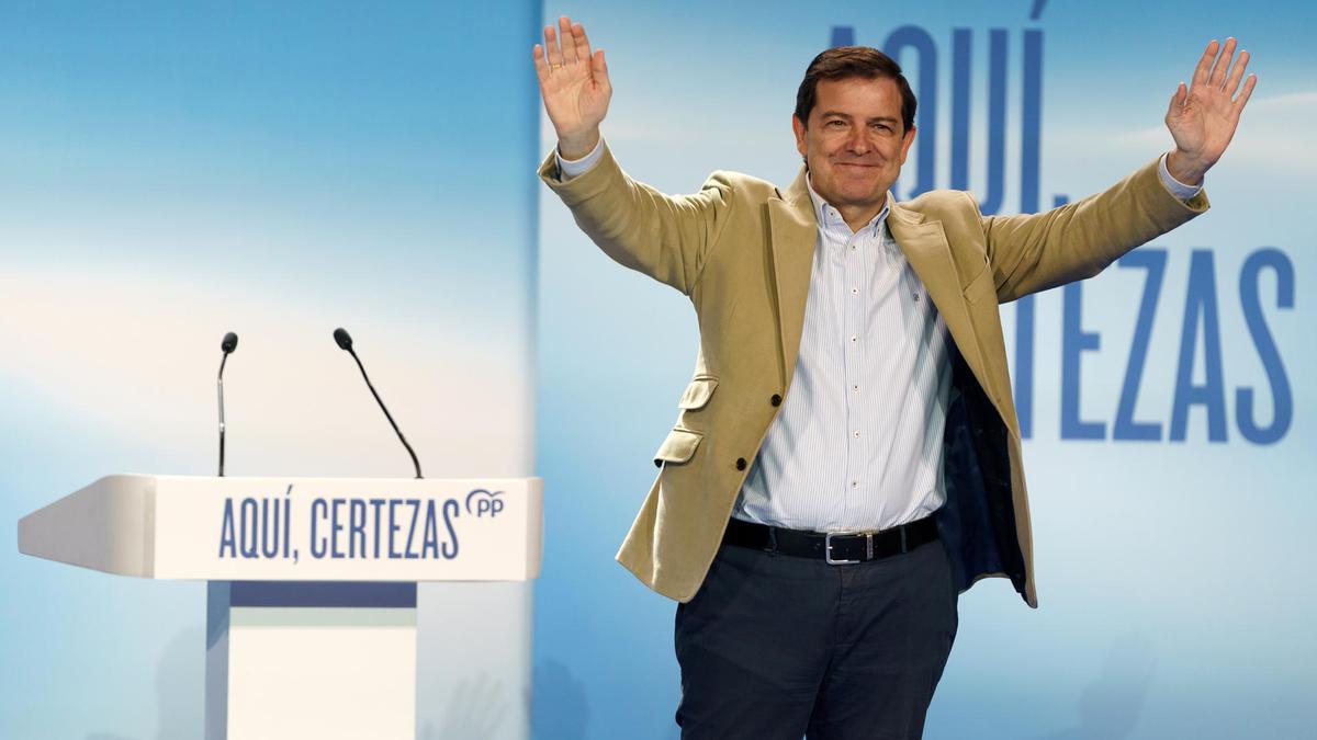 El candidato del PP a la presidencia de la Junta de Castilla y León, Alfonso Fernández Mañueco, protagoniza un acto público en Ávila.