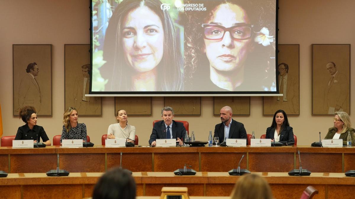 El líder del PP, Alberto Núñez Feijóo, claudura el acto del 8M en el Congreso