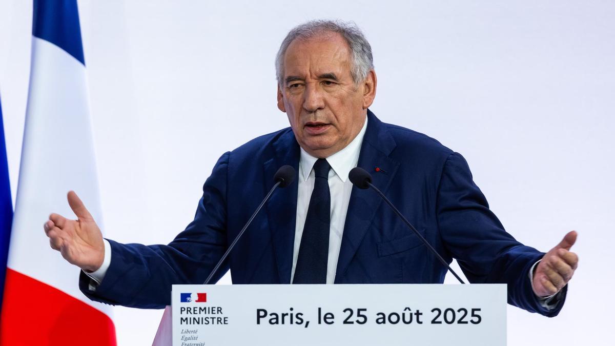 El primer ministro de Francia echa un órdago con una moción de confianza que podría hacer caer su propio Gobierno