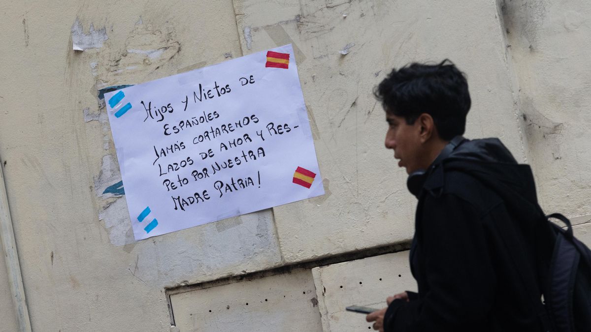 90 empleados bucean en 66 toneladas de papel en Buenos Aires para buscar votantes de la 'ley de nietos'
