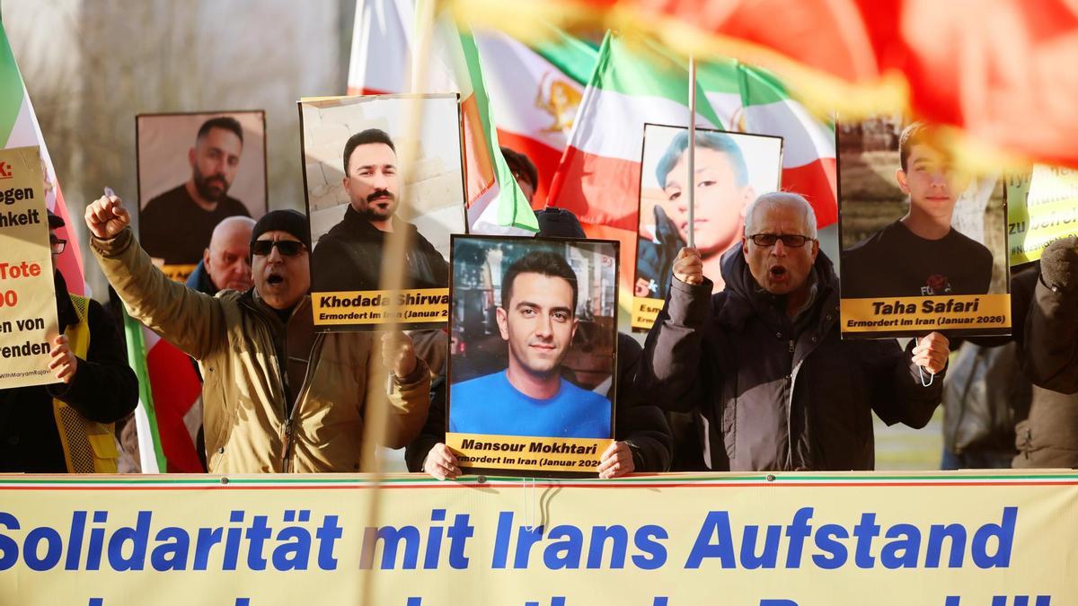 Protesta en Berlín en solidaridad con los manifestantes de Irán.