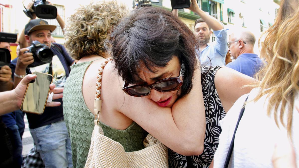 El hijo menor de Juana Rivas llega al punto pactado para el reencuentro con su padre