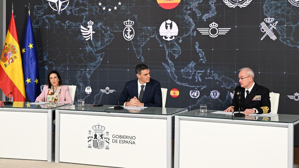 Sánchez reconoce el trabajo por la paz de militares desplegados en un año de incertidumbre