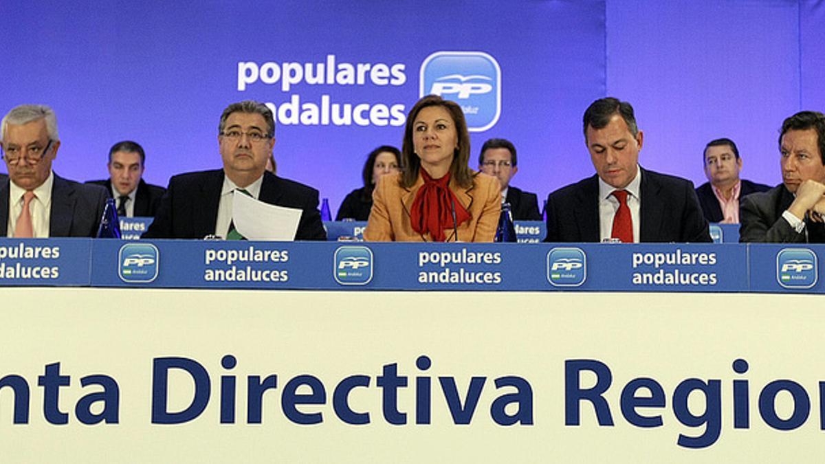 Cospedal aparca el debate sobre el futuro líder del PP andaluz y ataca al PSOE