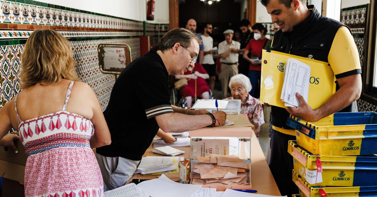 El voto por correo se desploma el 21A hasta un 52,8% con respecto a las ...