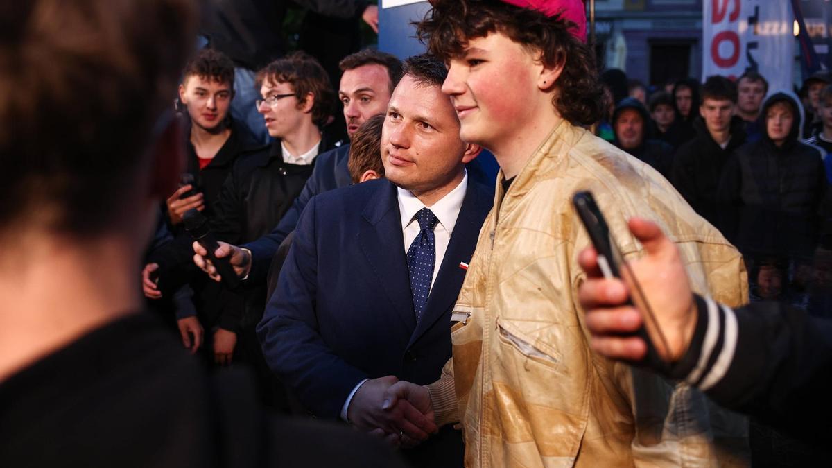 La extrema derecha seduce a los jóvenes en las elecciones presidenciales de Polonia