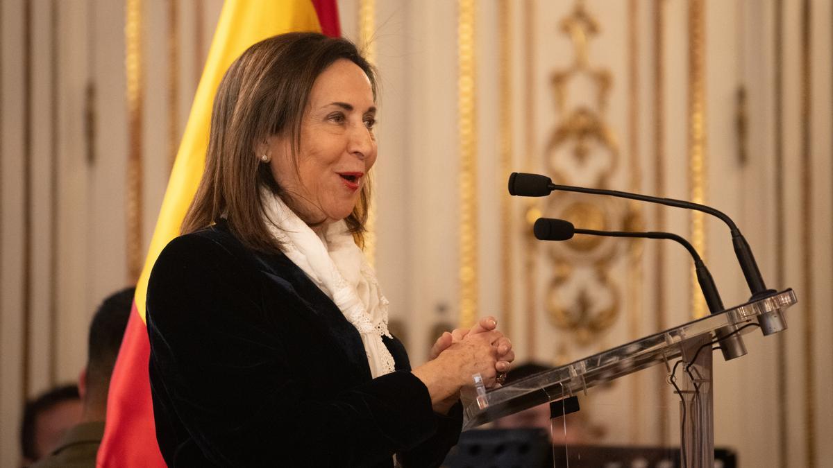 Margarita Robles en el acto de imposición de condecoraciones a los efectivos que participaron en la dana.