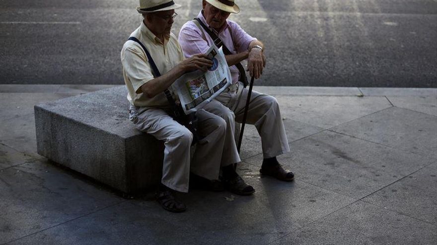 Cada español debe 23.332 euros por la deuda pública, un 4,8% más que un año antes