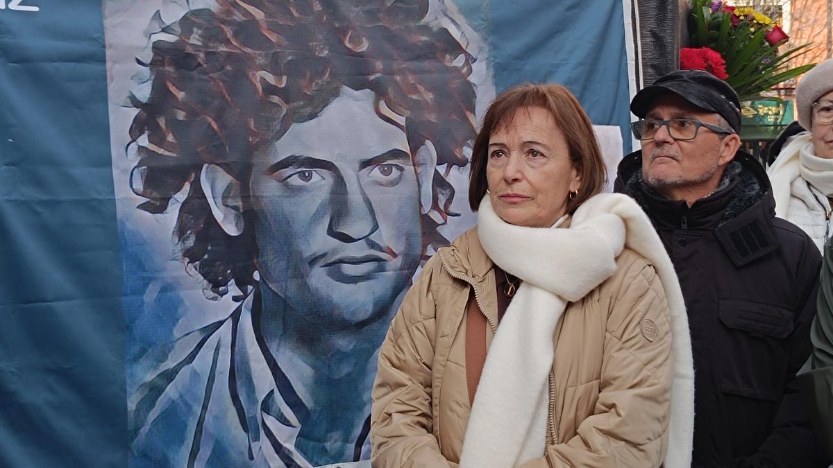 Olga Gutiérrez, viuda de Manuel Ruiz, hermano de Arturo Ruiz, en el acto de homenaje.