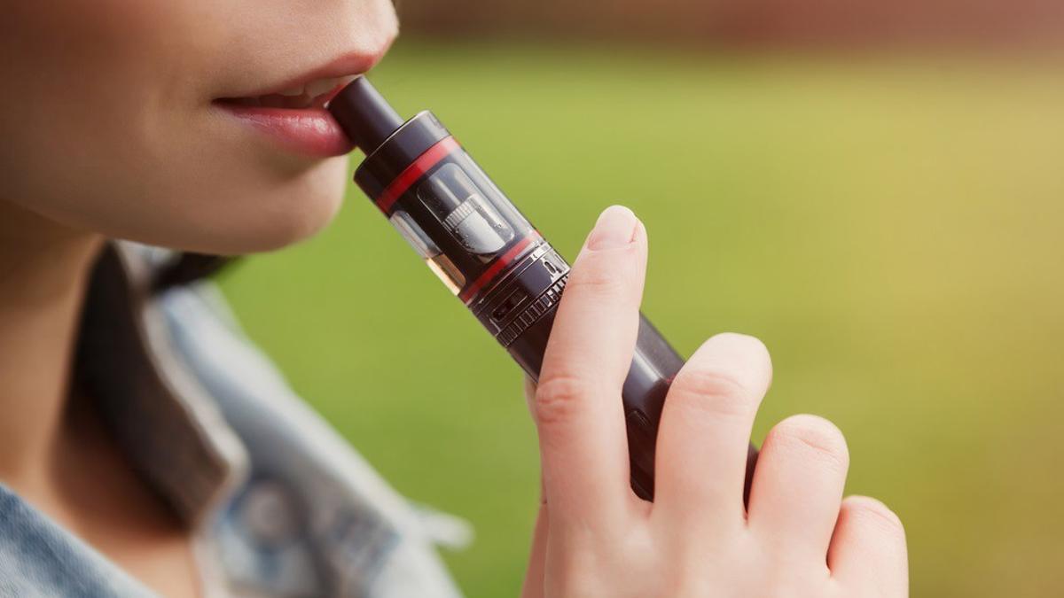Entra en vigor en el Reino Unido la prohibición de venta de vapeadores desechables