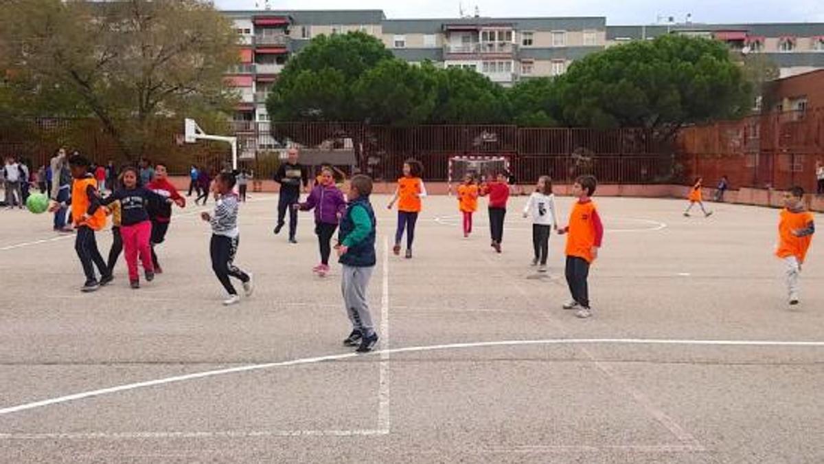 Patio del CEIP Amadeo Vives que será sustituido por un Centro de Mayores